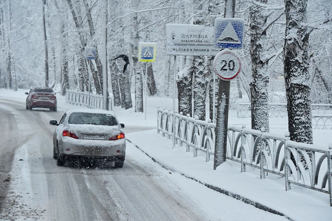 Принцип берлоги и бумажный скотч: что делать, если в -43 °С заглохла машина  - «Уральский рабочий»